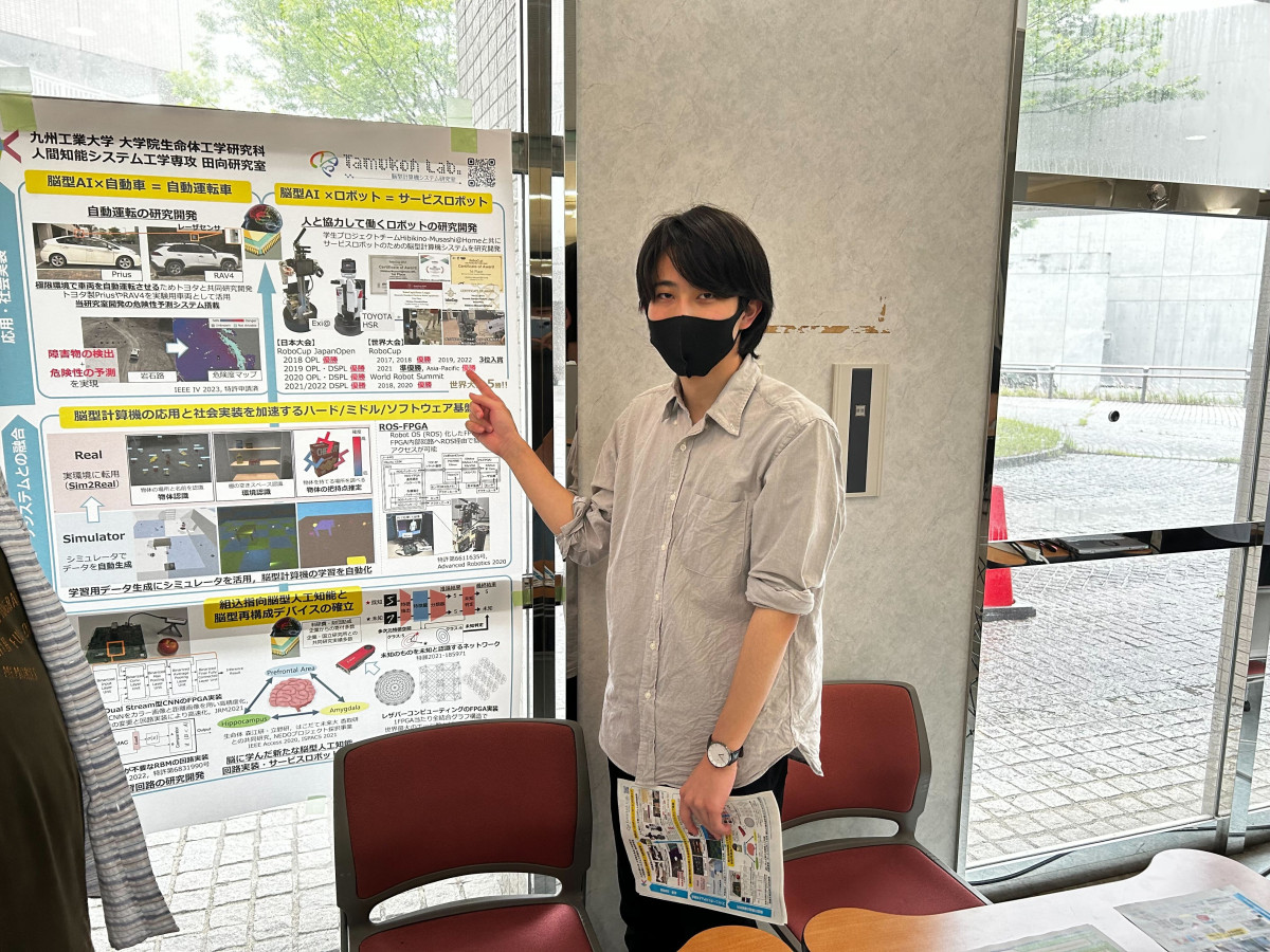 オープンキャンパスで研究室を紹介しました