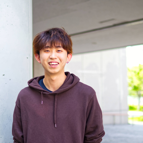 山尾 晃世